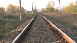 Dramatic! O pustoaica de 17 ani s-a aruncat in fata unui tren in halta Branesti! Motivul care a impins-o sa se sinucida e socant!