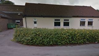 Nou caz de sclavie moderna. 40 de muncitori romani, "cazati" intr-un singur imobil din Marea Britanie