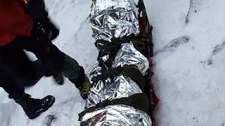 Tatal fetelor, la cateva minute dupa ce a fost gasit de salvatori