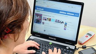 Un tanar a fost condamnat la moarte din cauza postarilor pe retelele de socializare