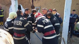Copilul scos din put s-a trezit, dar inca are probleme respiratorii