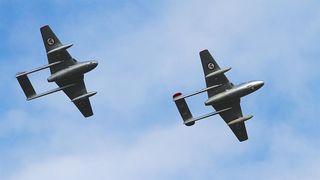 Avion de pasageri TAROM, interceptat de aparate de lupta maghiare