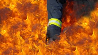 Incendiul de la mansarda unui hotel de cinci stele din Sinaia a fost stins dupa aproape patru ore