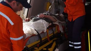 Tentativa de omor, duminica seara in Mamaia. Un tanar a fost injunghiat in parcarea unui club - Principalul suspect a fost retinut