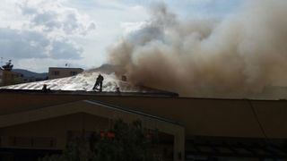 Incendiu puternic la un club si restaurant din Brasov. Interventia pompierilor a durat mai bine de 3 ore