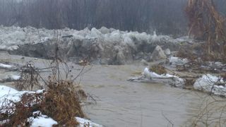 Cod galben de inundatii de vineri dupa-amiaza pana la miezul noptii. Ce judete sunt vizate