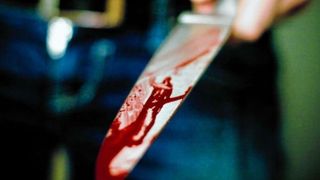 Un barbat de 46 de ani a incercat sa se sinucida intr-un hypermarket din Capitala taindu-se cu un cutit