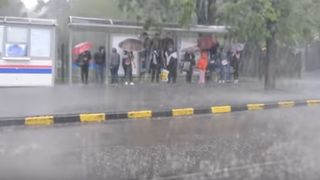 Imaginile dezastrului in Oradea din cauza ploii torentiale! Traficul a fost afectat