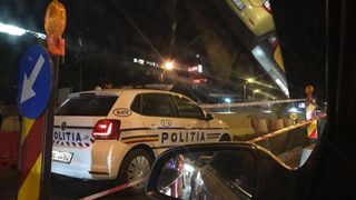 Un tanar a murit, dupa ce s-a aruncat de pe pasajul de la Piata Sudului