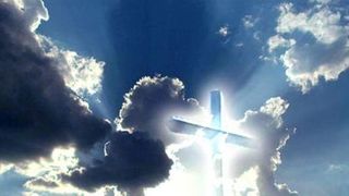 Zi importanta pentru credinciosi: Astazi sarbatorim aratarea semnului Sfintei Cruci pe cer la Ierusalim. Ce sfinti sunt sarbatoriti duminica aceasta