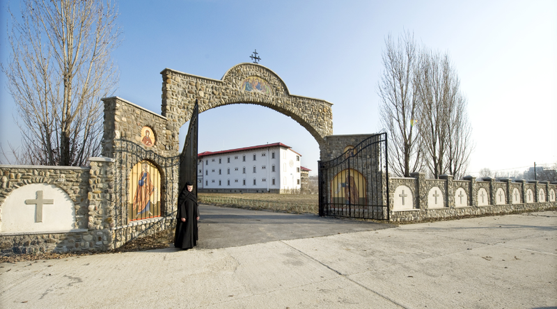 Manstirea Christiana, ridicata pe un teren care i-ar apartine lui Becali