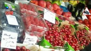 Taranii din piete isi mint clientii in fata: Legumele si fructele sunt suta la suta romanesti si de maxima calitate, motiv pentru care preturile sunt exorbitante