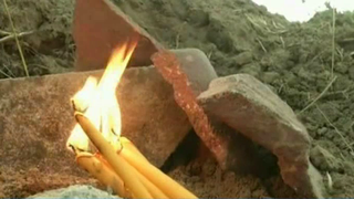 Doi soti din Dolj, ingropati cu excavatorul, in pungi de plastic - "Ce slujba, domne? Ce preot venea la ora aia sa ii ingroape?!" - Detalii despre un caz halucinant