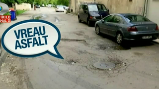 Preferi scurtaturile pe stradutele dintre blocuri - E jale cand vezi in ce stare sunt drumurile pe aici