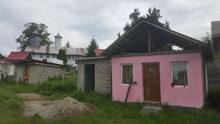 Cavouri roz cu termopane, focare de infectii pentru locuitorii din Gorj. Oamenii se plang ca mirosul este insuportabil