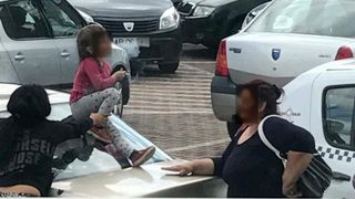 Fetita de 4 ani din Alba-Iulia, lasata sa fumeze. Cazul ar trebui sa intre in atentia Protectiei Copilului