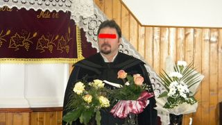 Preotul pervers din Bihor, mesaje scandaloase catre o eleva de 15 ani! "Si cand fac dragoste cu sotia mea, eu..."