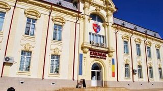 Primaria Caracal a cumparat smartphone-uri de ultima generatie din bani publici. Sumele fabuloase platite de acestia pentru "interesul public"