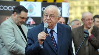 Fiul lui Alexandru Arsinel este consilier la Curtea de Conturi si membru in conducerea a doua companii de confectii!