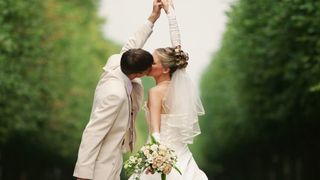 1.500 de lei pentru tinerii casatoriti. Uite despre ce este vorba si cum ai putea sa iei banii