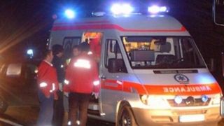 Tanar de 18 ani din Valcea, mort in somn. Fratele sau se zbate intre viata si moarte dupa ce a mancat ciuperci otravitoare