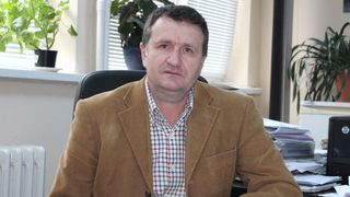 Reactia primarului din Caracal dupa ce a fost prins cumparand telefoane iPhone din bugetul local: "Un lucru bun se face cu produse de calitate"