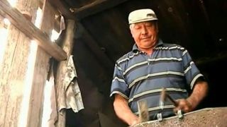 Potcovitul, o meserie pe cale de disparitie! Mestesugarii se plang ca nu mai au cui sa transmita cunostintele lor