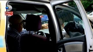 Mafia licentelor de taximetrie ia amploare. Oricine poate sa practice meseria, asa ca mare atentie la cine va urcati in masina! Material filmat cu camera ascunsa