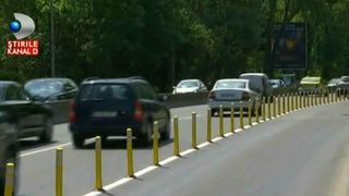 Haos in Bucuresti dupa inaugurarea benzilor unice pentru autobuze. "Rade lumea de noi. Daca ne vede cineva de sus spune ca avem parcari gigant, ca noi stam, nu ne miscam deloc!"