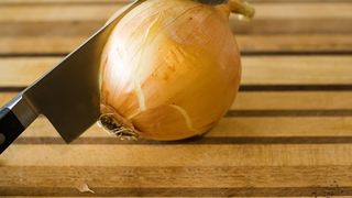 Si-a omorat sotul pentru ca a injurat-o cand taia ceapa. Cati ani de puscarie a primit femeia din Iasi