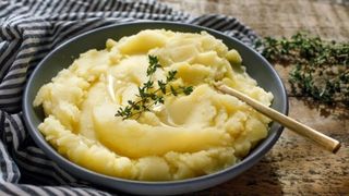 Uita de unt si lapte! Acesta este secretul unui piure delicios