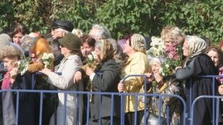 Pelerinaj pe Dealul Mitropoliei la moastele Sfintilor Imparati Constantin si Elena. S-au varsat lacrimi si s-au ridicat sperante la cer