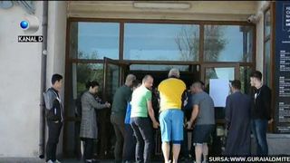 Scene de comedie savuroase. 12 pompieri au facut show total la o actiune in Slobozia. Ce au fost pusi sa faca