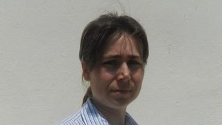 Profesoara din Piatra Neamt care a intretinut relatii sexuale cu un elev care s-a sinucis ulterior, eliberata din arest!