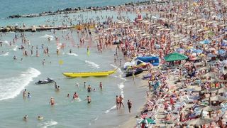 Vrei sa mergi pe litoral in vara? A inceput programul "Litoralul pentru toti". Care sunt preturile vacantelor