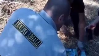 Schelete de bebelusi, gasite in curtea unei case din Moldova. Femeia ii aducea pe lume, iar concubinul acesteia ii omora