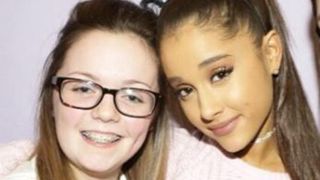 Prima victima identificata a atacului din Manchester: O admiratoare care facuse un selfie cu Ariana Grande in 2015