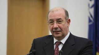 Cum traieste un bancher din Romania! Radu Ghetea, seful CEC, este "rasplatit" financiar cu circa 27.000 de euro si are peste 1 milion de euro in conturi