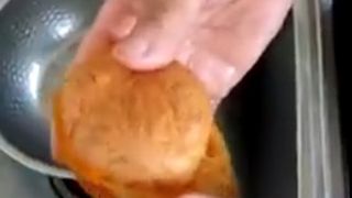 Incredibil! Ai mancat si tu asa ceva. Stii ce contin produsele de patiserie din comert? Experimentul care o sa te faca sa te gandesti de doua ori inainte sa mananci asa ceva! E extrem de scarbos