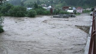 Avertizare de inundatii prognozate pana joi, in Transilvania si Banat