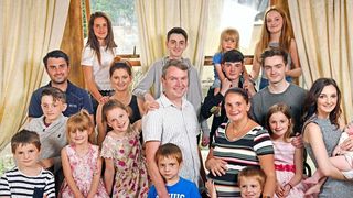 Au facut 20 de copii, iar acum au decis sa se opreasca pentru ca au ramas fara nume. Povestea celei mai numeroase familii din Marea Britanie