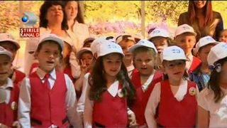 Presedintele Kanal D Haluk Kurcer, incantat de vizita copilasilor cu ocazia saptamanii "Scoala Altfel". Cum s-au distrat prichindeii in studiourile Kanal D