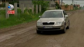 Asa arata strazile unui oras din Romania anului 2017 dupa o ploaie zdravana! E incredibil ce rau o ducem