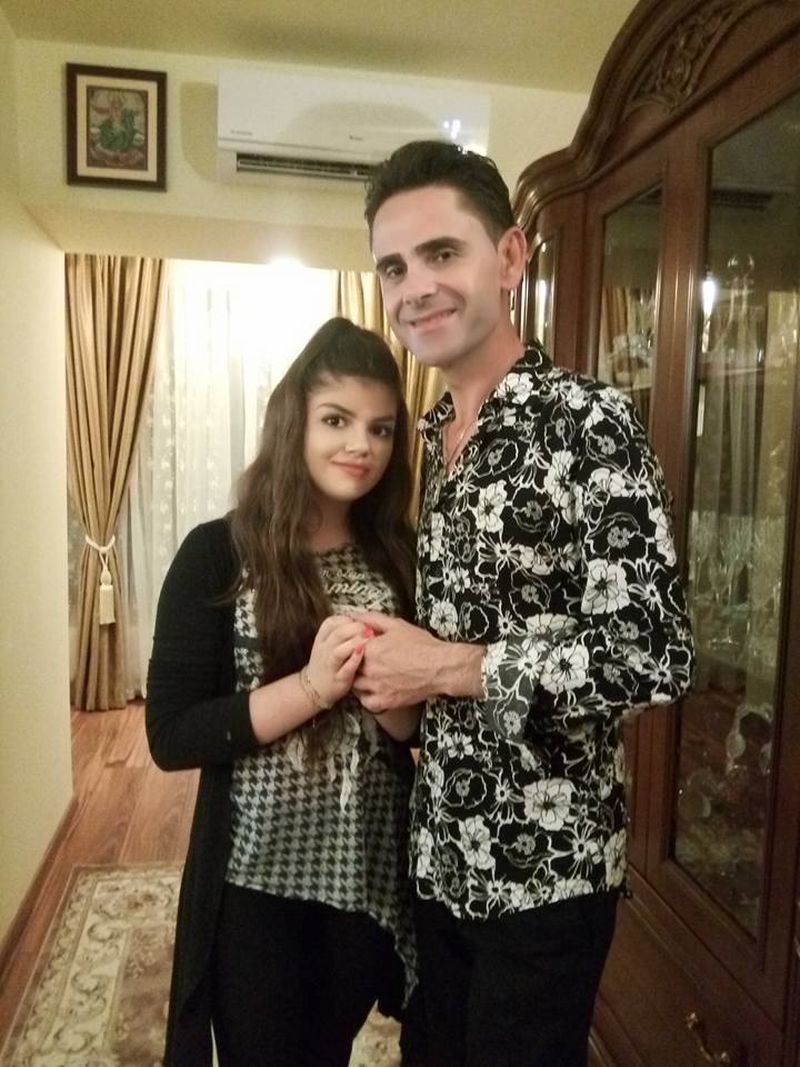 Aurelian Preda si fiica sa, in apartamentul cumparat in 2016