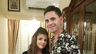 Aurelian Preda si fiica sa, in apartamentul cumparat in 2016