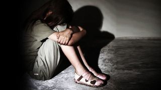 Fetita de 10 ani, fortata sa se marite cu cel care a violat-o si a lasat-o insarcinata