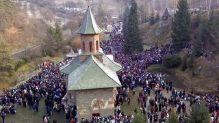 Agentia de turism a Patriarhiei a avut din nou profit! In ultimii trei ani, pelerinajele au bagat 800.000 de euro in conturile Bisericii!