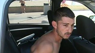 A furat, fara niciun motiv, un taxi din Mamaia, apoi cand a fost prins s-a dus la plaja