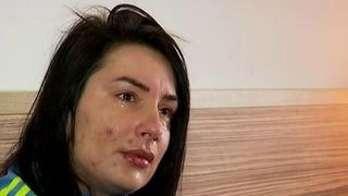 Ce s-a intamplat cu tanara care si-a aflat singura boala, desi a fost examinata de 300 de medici: &bdquo;De 2 ani de zile, Alina zace in acelasi pat, traind aceleasi dureri groaznice&rdquo;