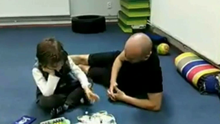 Chinurile si umilintele la care sunt supusi parintii copiilor cu handicap. Toti se intreaba oare cand se va interesa cineva si de ei